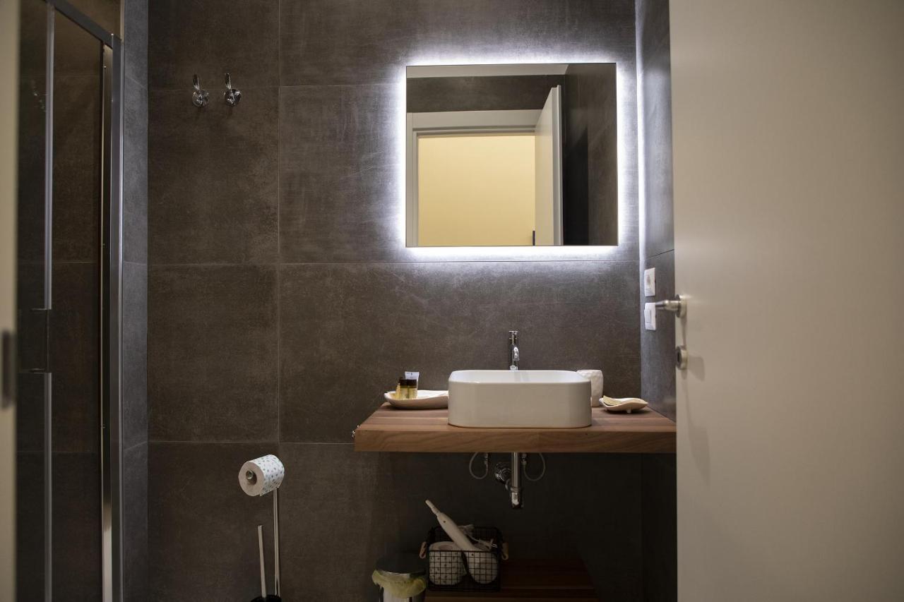 South Hands Luxury Rooms ナポリ エクステリア 写真