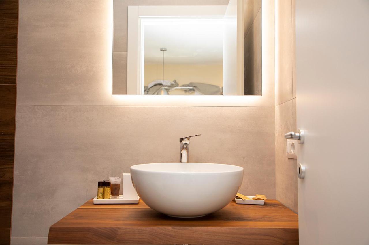 South Hands Luxury Rooms ナポリ エクステリア 写真